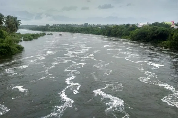 water mixes in sea without gain